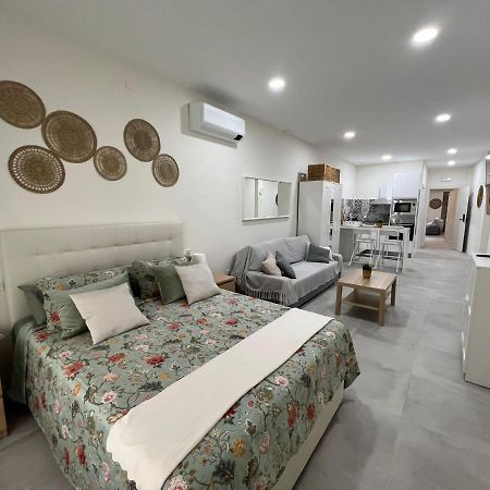 Centro Estudio Trinidad Malaga 3 מראה חיצוני תמונה