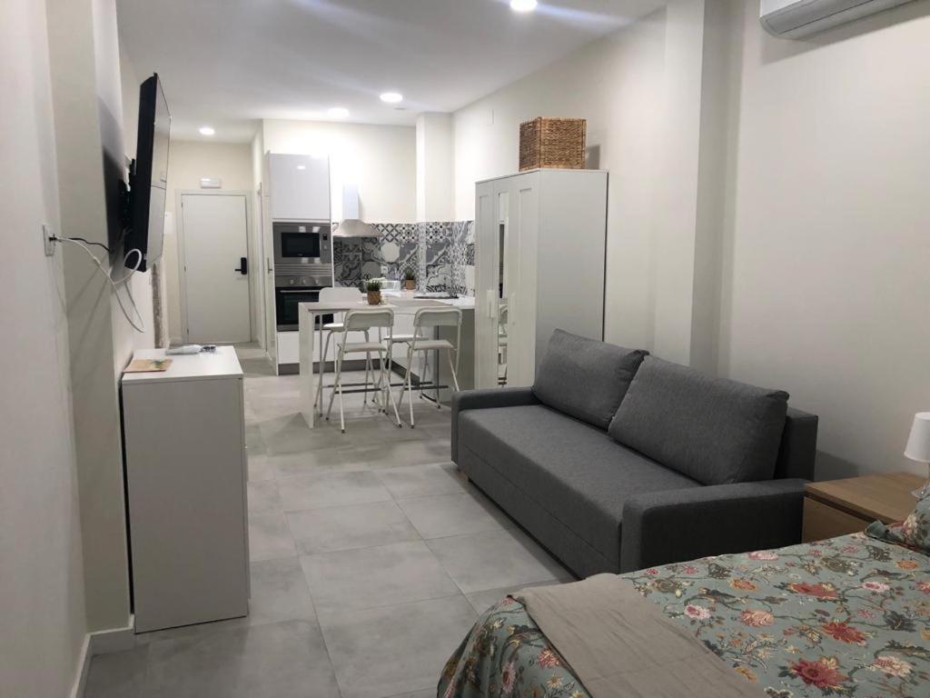Centro Estudio Trinidad Malaga 3 מראה חיצוני תמונה